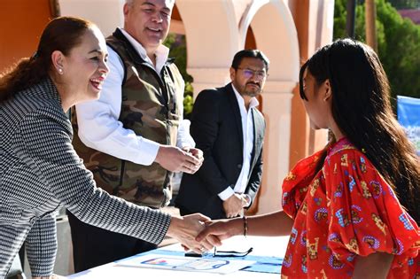 Reciben Estudiantes De Rosales Tiles Escolares Uniformes Deportivos Y