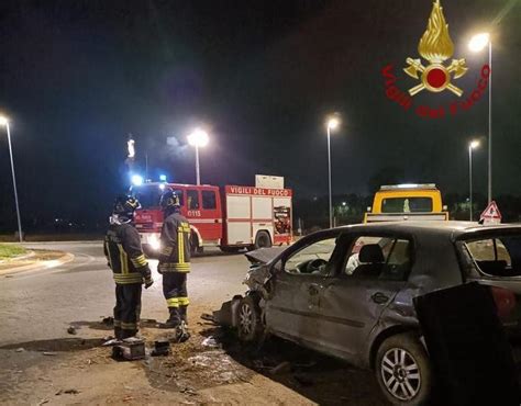 Muore Nellauto Finita Fuori Strada A Fossano Di Centallo La Vittima