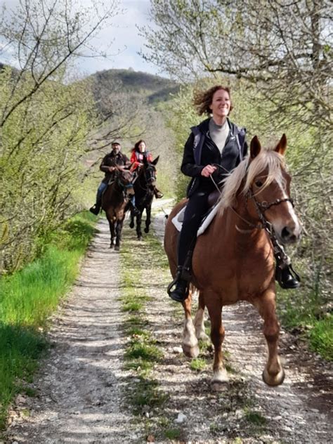 Un Escursione A Cavallo Nel Parco Nazionale Dei Monti Sibillini Sabato