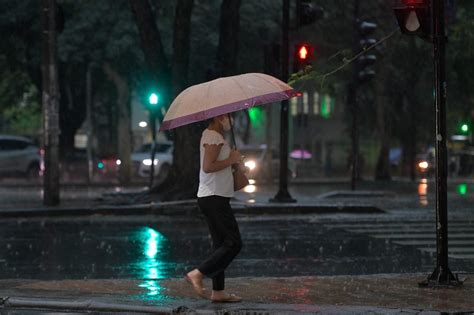 Barreiro e Centro Sul têm quase 20 da chuva esperada para o mês em 12h