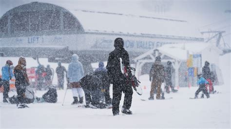 California Faces Heavy Rain and Snow From Storm - The New York Times