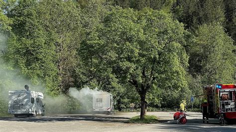 Wohnmobil F Ngt Auf Parkplatz In Berchtesgaden Feuer Sn At