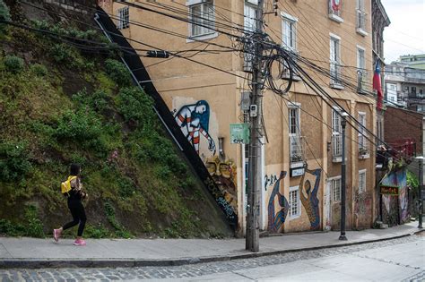 The Street Art in Valparaiso, Chile • Choosing Figs