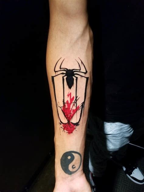 Pin by Angel Nava on Guardado rápido Spiderman tattoo Trash polka