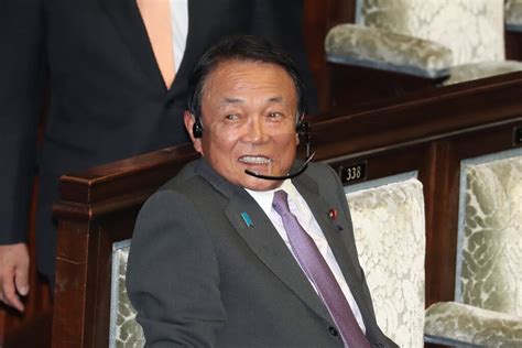 「麻生太郎氏に上川大臣は怒れ！」辻元清美氏やラサール石井の要求が波紋「彼女は被害者」（2ページ目） 女性自身