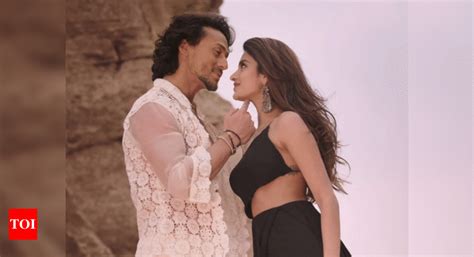 Munna Michael New Song Pyar Ho Tiger Shroff Nidhhi Agerwal Sizzle