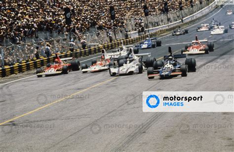 Pole Sitter Jean Pierre Jarier Shadow DN5 Ford Leads Carlos Reutemann