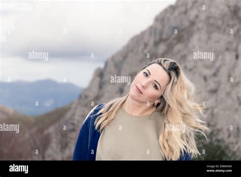 Captivating Portrait Stunning Blonde Woman Hi Res Stock Photography And Images Alamy