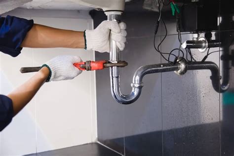 6 Simple Steps To Fix A Leaking Sink Pipe