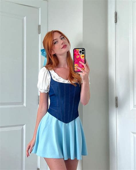 Épinglé Sur Costumes