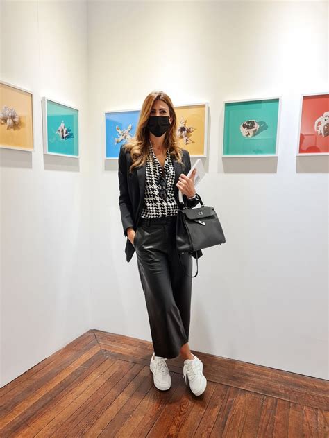 Estas Son Las Zapatillas Preferidas De Juliana Awada Son Blancas Y