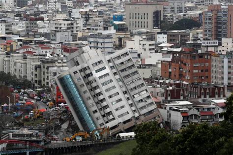 Aftershocks Rattle Taiwan As Quake Toll Rises To 10 58 Missing