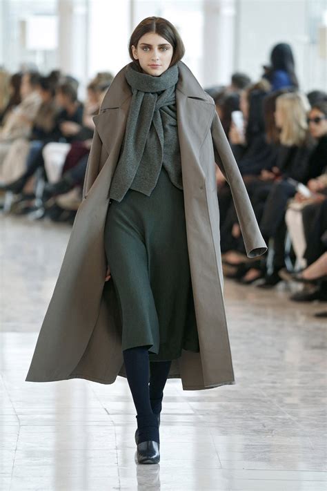 Lemaire Ready To Wear Fashion Show Collection Fall Winter 2014