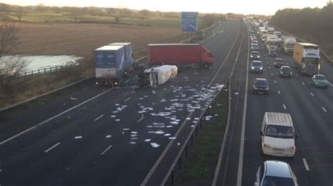 M6 Crash Man Dies In Nine Vehicle Collision Bbc News