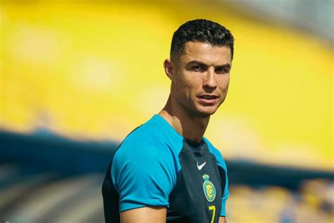 Cristiano Ronaldo perde gol inacreditável na Arábia Saudita veja