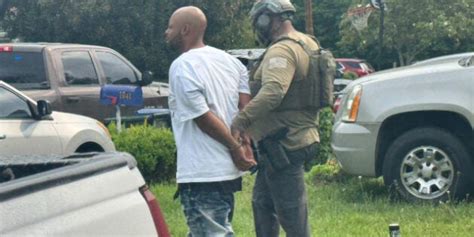 U S Marshals Apprehend Texas Fugitive After Two Hour Standoff At