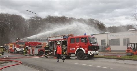 Mit Wasserwerfer Gegen Gro Brand Nw De