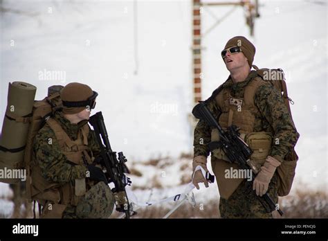 U S Marines With Weapons Company 1st Battalion 25th Marine Regiment