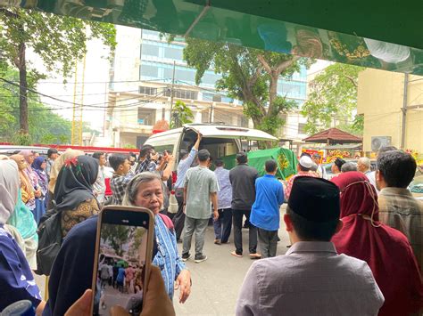 Fis Berduka Sholat Jenazah Dan Penghormatan Terakhir Untuk Almarhumah