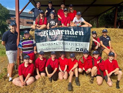 Parents at homewood school are praising the new principal 5