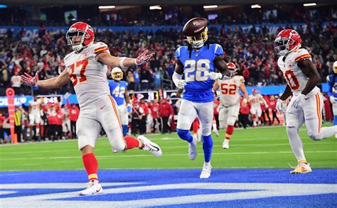 Chiefs Look For Electrifying Win Over Chargers