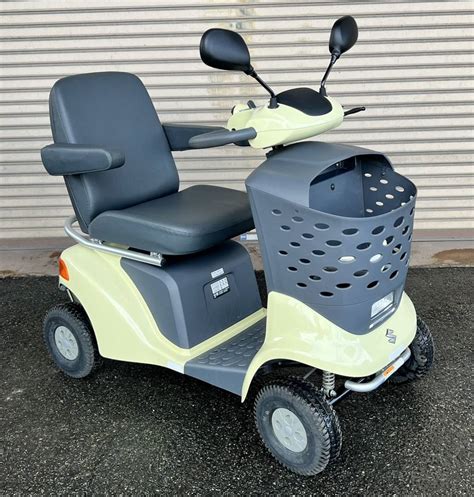 【やや傷や汚れあり】美品 2020年製 スズキ Suzuki 4輪 電動セニアカー 電動車椅子 イエロー シニアカー Et4d9 シルバーカー