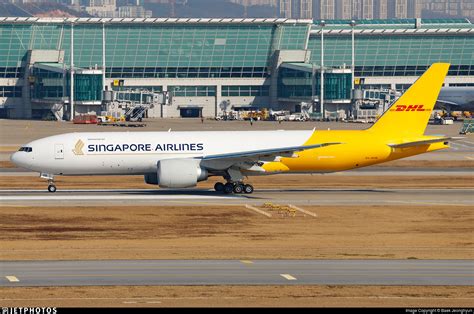 V Dhb Boeing F Singapore Airlines Cargo Baek Jeonghyun