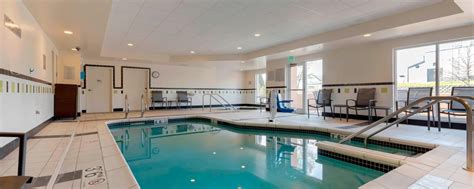 Rockford, IL Hotels with Indoor Pool and Gym | Fairfield Inn & Suites ...