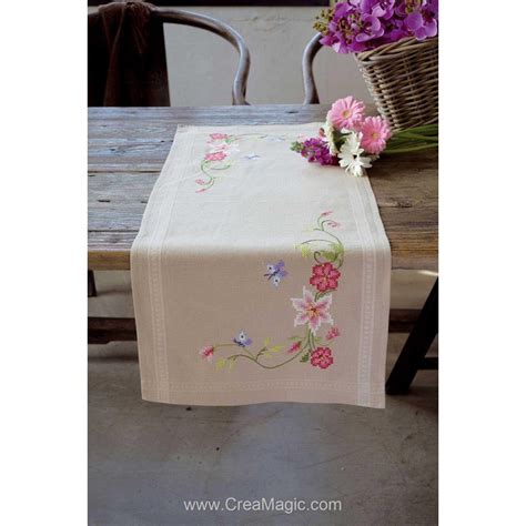 Chemin De Table Imprim En Kit En Broderie Traditionnelle Fleurs Roses