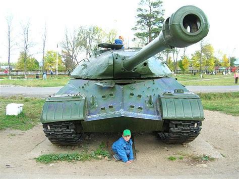 IS-3 Heavy Tank - Lenino | tank on display