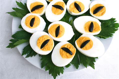 Cat Eye Deviled Eggs Halloween The Glutton Life