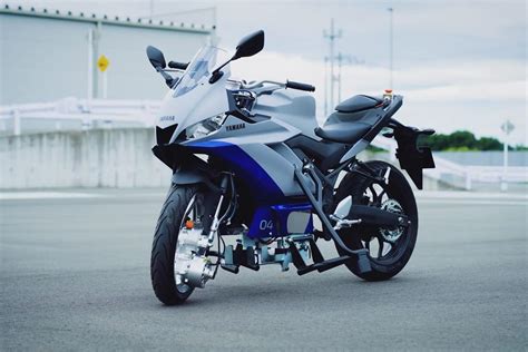 Standing On Its Own Two Wheels Yamaha Say Self Balancing Bike Will