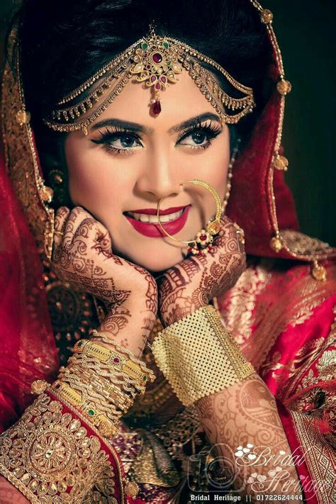 Pin By Shree Film Deesa On Bridal Photoshoot Indian Wedding Couple Photography Indian Bride