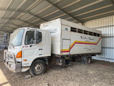 Lot 43 HINO 500 SERIES FD TRUCK AuctionsPlus