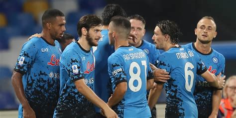 A Napoli Segnano Tutti In 15 Sulla Giostra Del Gol