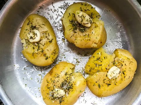 Batata ao murro receita fácil para se deliciar Cada Receita