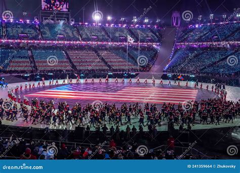 Equipo Ol Mpico De Estados Unidos March Hacia La Ceremonia De