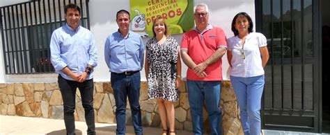 Cabañero Torres y Sancha visitan el Centro de Recogida de Emperrados