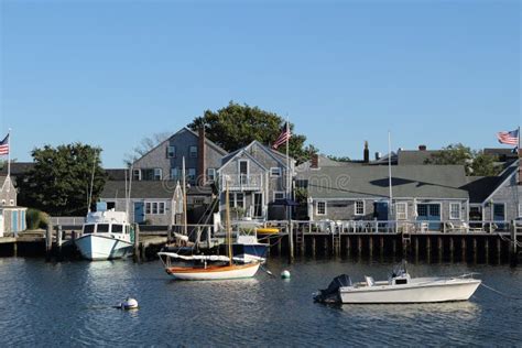 Barcos De Placer Amarrados En El Puerto De Nantucket Imagen De Archivo