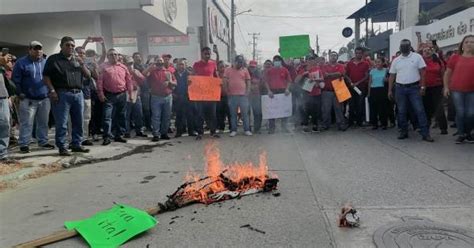 M S De Maestros Del Cobach Protestan Por Falta De Pago De Aguinaldo