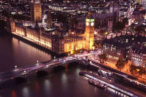 In Photos: A Journey Through London at Night