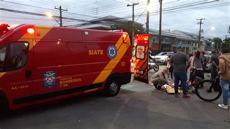 Briga De Trânsito Deixa Ciclista Ferido Em Curitiba Motorista Foge Do Local Banda B