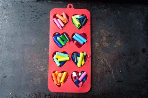 How To Melt Crayons In Silicone Molds The Easy Way Crafty Art Ideas