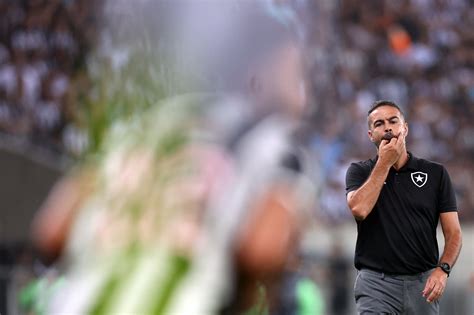 Artur Jorge Destaca Apoio Da Torcida Do Botafogo E Lamenta Empate