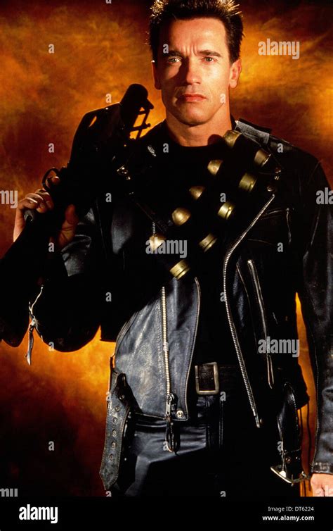 Arnold Schwarzenegger Terminator 2 Stock Photos & Arnold Schwarzenegger ...