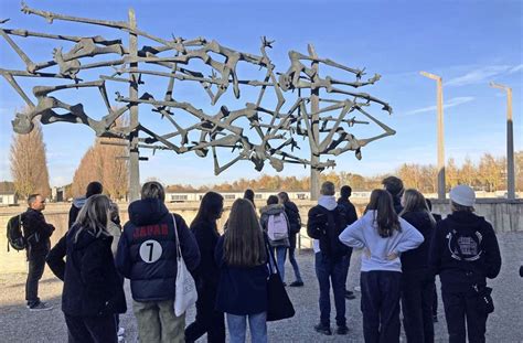 Geschichte wach halten Schönaicher Schüler besichtigen KZ Dachau