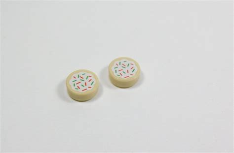 Lego Lot Of 2 Tan Round 1x1 Printed Cookie Tiles W Frosting Sprinkles