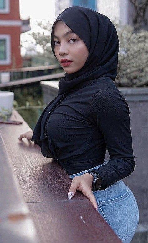 Pin By Ketutnara On Bojog In 2023 Gaya Hijab Hijab Gaya