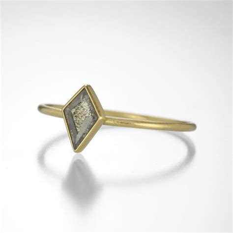 Kite Shaped Diamond Ring | Traditional diamond rings, Diamond ring, Diamond