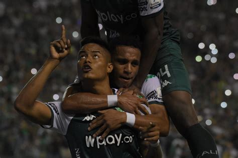 Luis Sandoval busca su salida rápida del Deportivo Cali habría